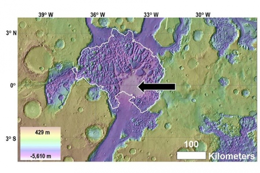 Грязевое озеро на Марсе может скрывать признаки жизни в хаотичной местности