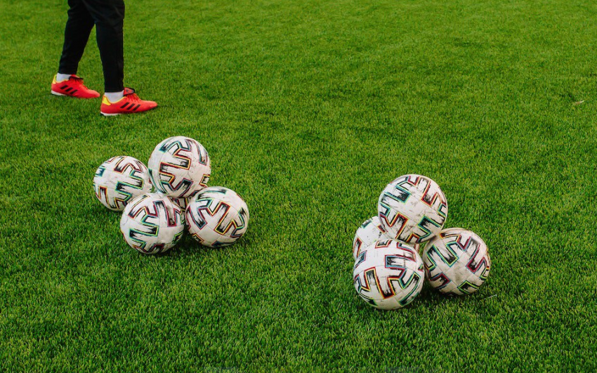 Transfermarkt: Рейтинг самых дорогих футболистов возглавили Холанд и Мбаппе