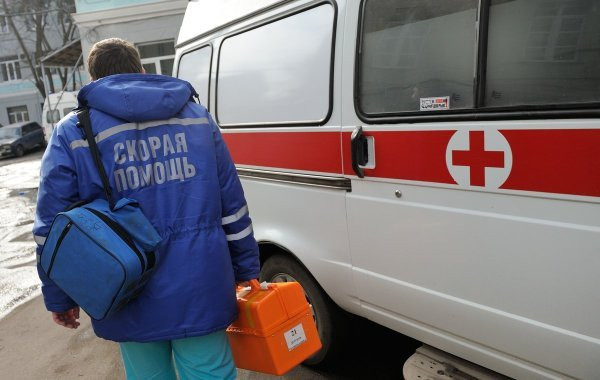 Полуторагодовалый ребенок выжил после падения из окна квартиры на 18-м этаже в Новосибирске