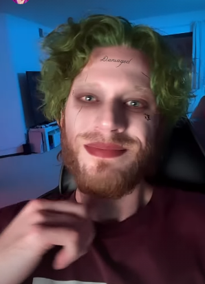 Яркий макияж и зеленые волосы: Поклонники задаются вопросом, что произошло с внуком Аллы Пугачевой