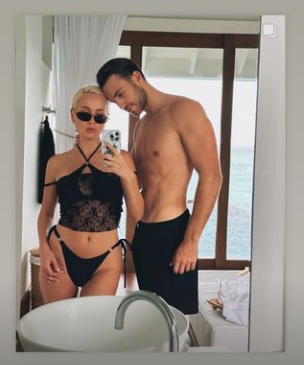 Голый торс и эротическое бикини: Счастливая Клава Кока публикует откровенный контент с женихом-блогером