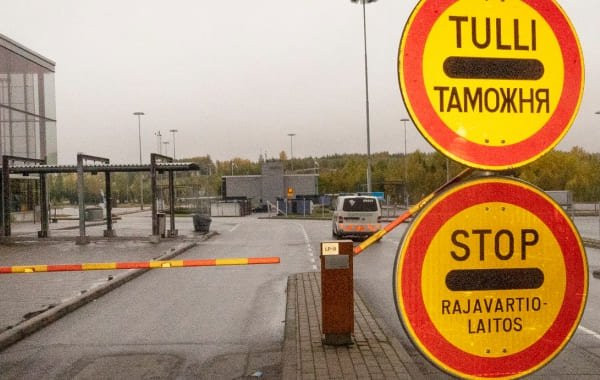 Песков: говорить о "железном занавесе" со стороны Запада преждевременно