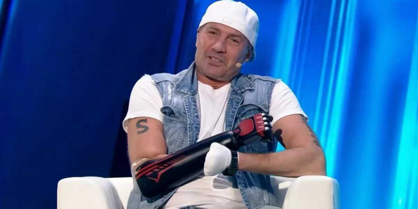 Роман Костомаров провел тренировку по боксу