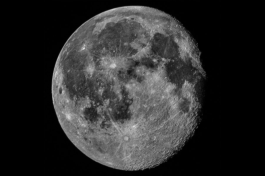 Ученые выяснили, как можно узнать, какие из кратеров Луны образовались в результате межзвездных столкновений