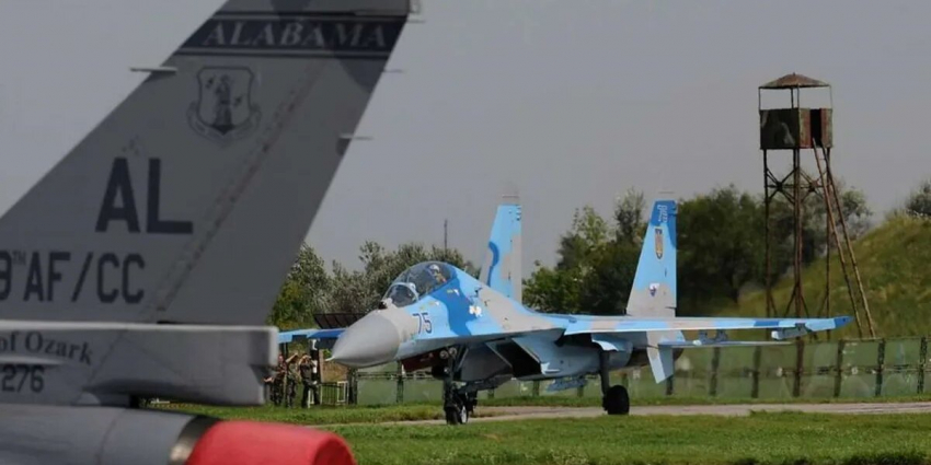 Офицер-летчик ВСУ перелетел на угнанном самолете Су-27 в Россию: что известно