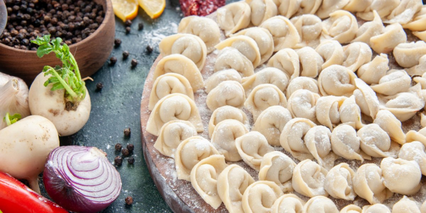 Берите, внутри натуральное мясо: Роскачество назвало 10 лучших марок пельменей