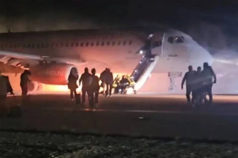 В Турции произошел инцидент: сгорел Superjet – что известно?