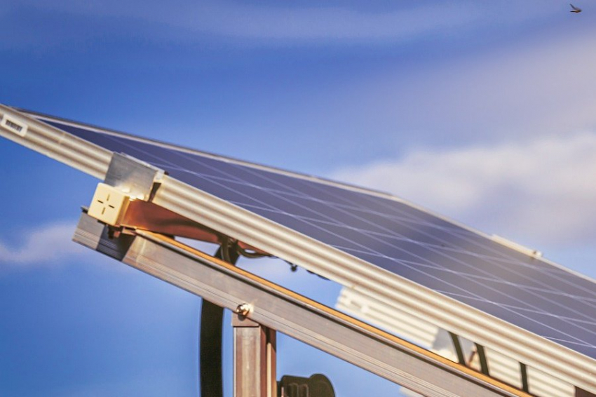 Алтайские ученые создали компактную солнечную станцию для городских условий