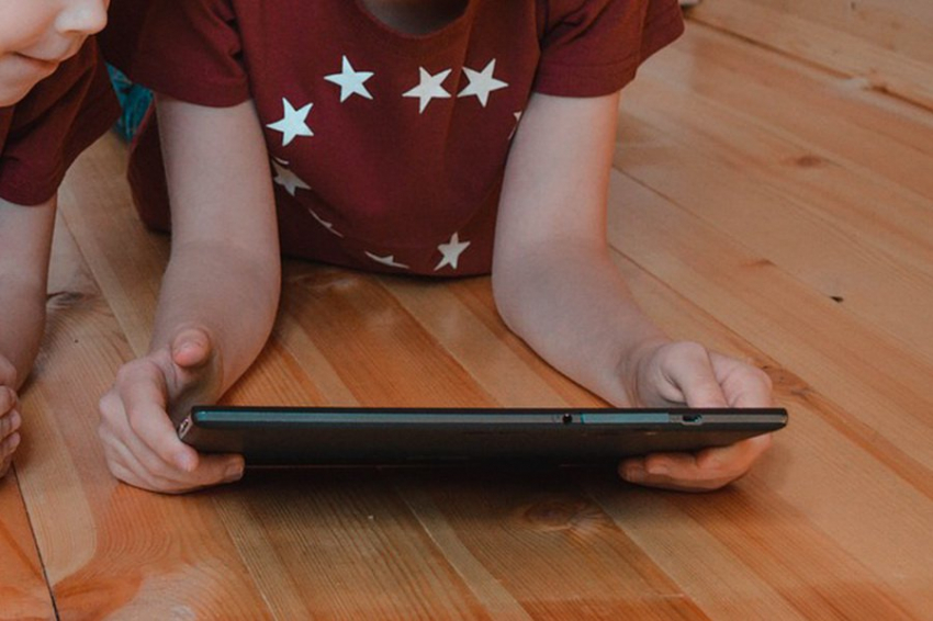 Экранная диета: как помочь детям отвлечься от гаджето