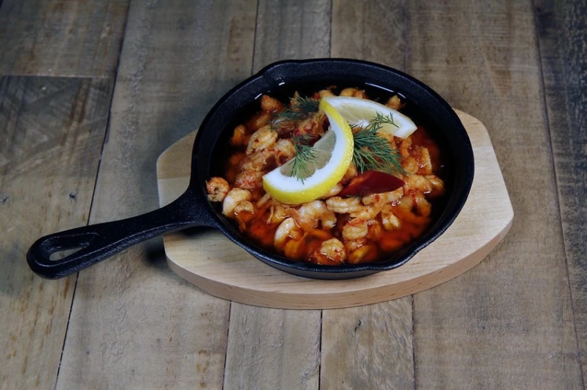 Как сделать сковороду антипригарной: простой трюк для кухни