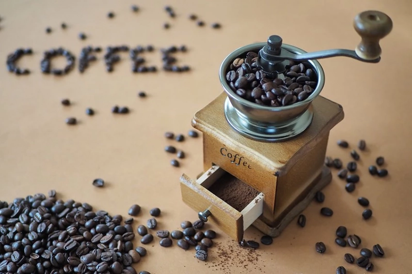 Подслащенный кофе может повысить энергию, но нарушить биологические часы