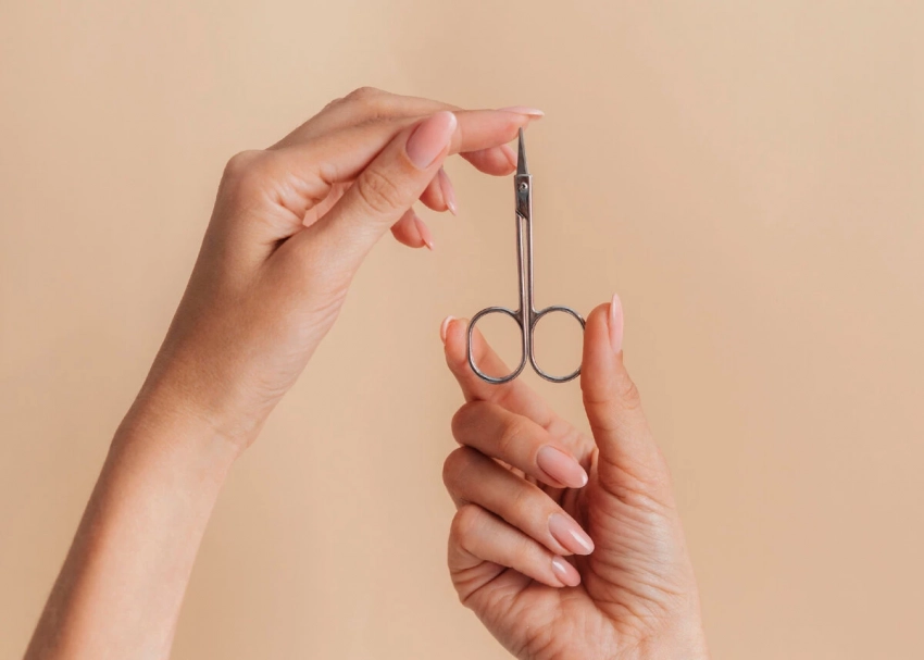 Когда стричь ногти по лунному календарю в феврале 2025 года