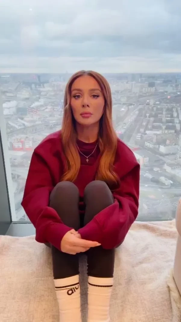 "Пыталась просто встать и не упасть". Анна Седокова впервые за долгое время после смерти бывшего мужа вышла на связь