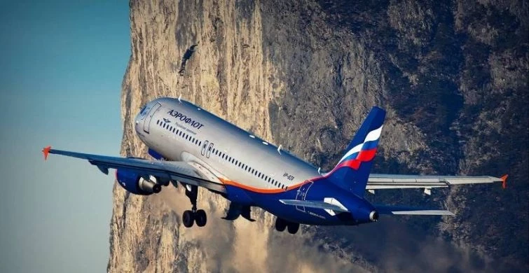 В праздник День Аэрофлота 10 февраля 2025 года можно поздравить сотрудников словами в прозе или открыткой