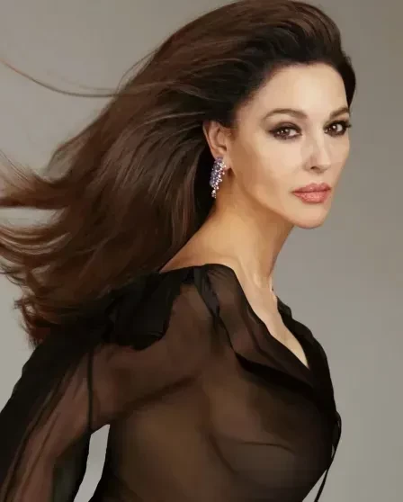 Моника Беллуччи вышла в свет с новым цветом волос