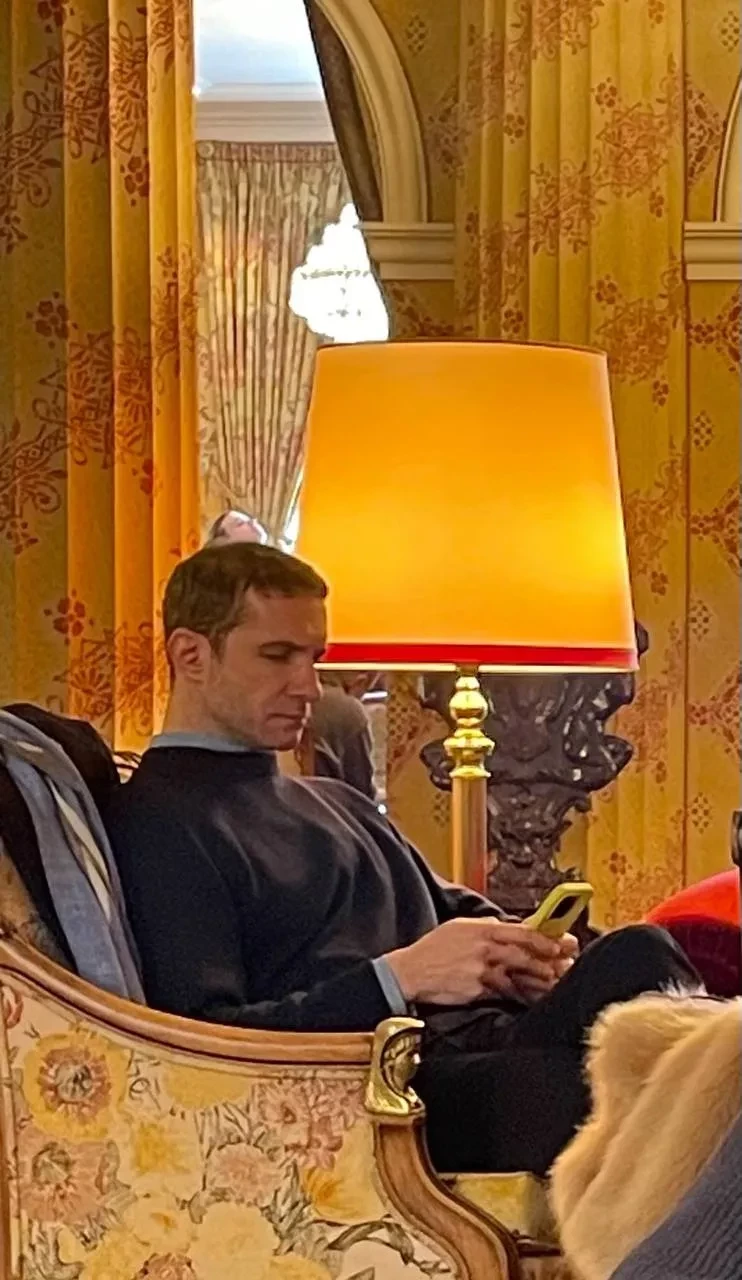 Дашу Жукову с мужем и детьми заметили на отдыхе на швейцарском курорте