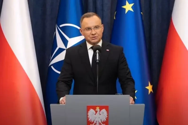 Польский президент уверен, что США не будут сокращать свои войска в Европе в угоду России