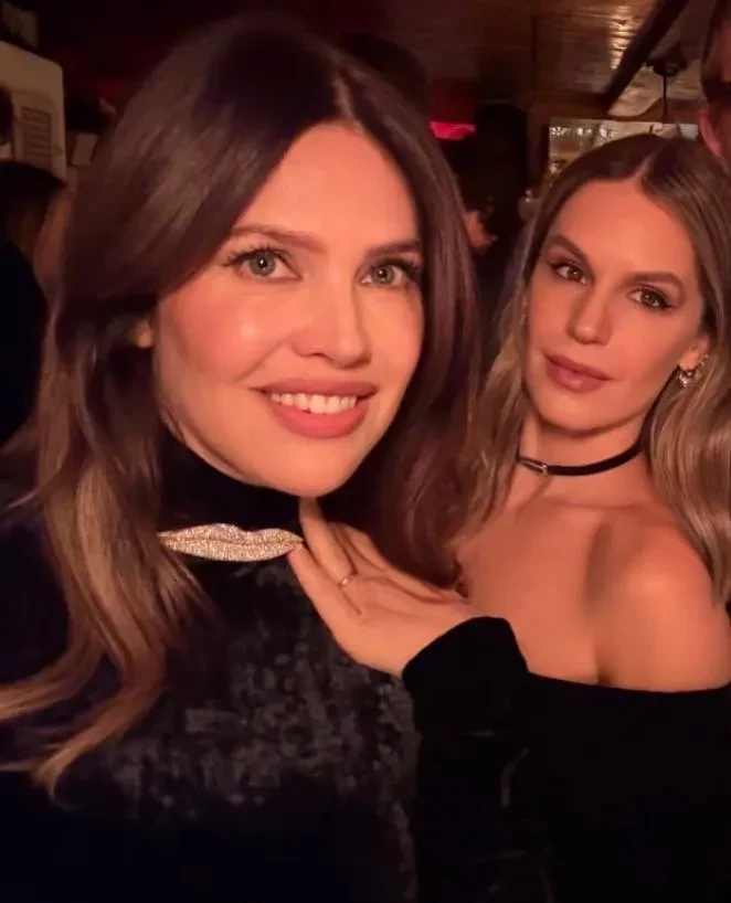 Даша Жукова вместе с сестрой мужа посетила вечер ювелирного бренда в Швейцарии