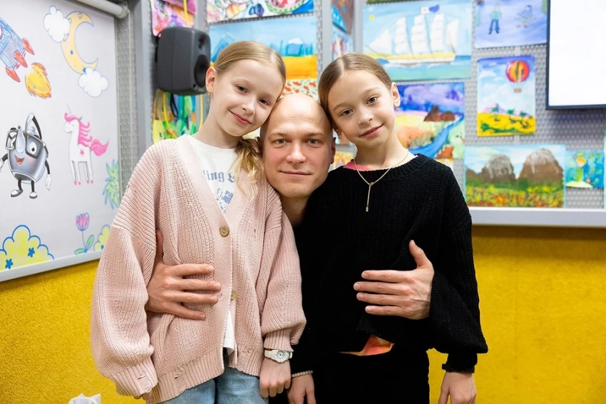 Идут по стопам родителей: чем занимаются дети Юры Борисова, Филиппа Киркорова, SHAMANа и Жанны Фриске