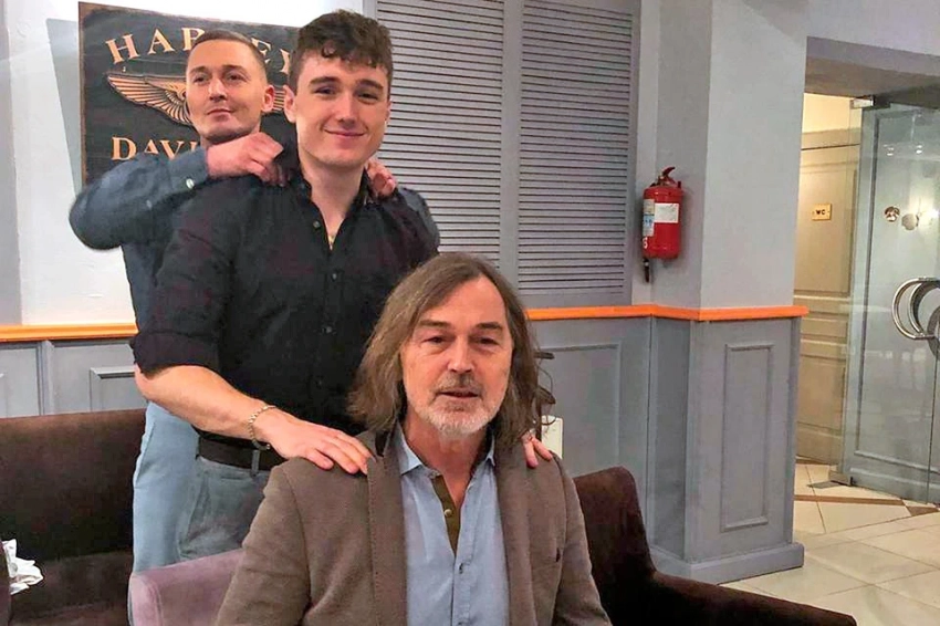 Сын Никаса Сафронова решил переехать в Россию: он хочет изучать русскую культуру