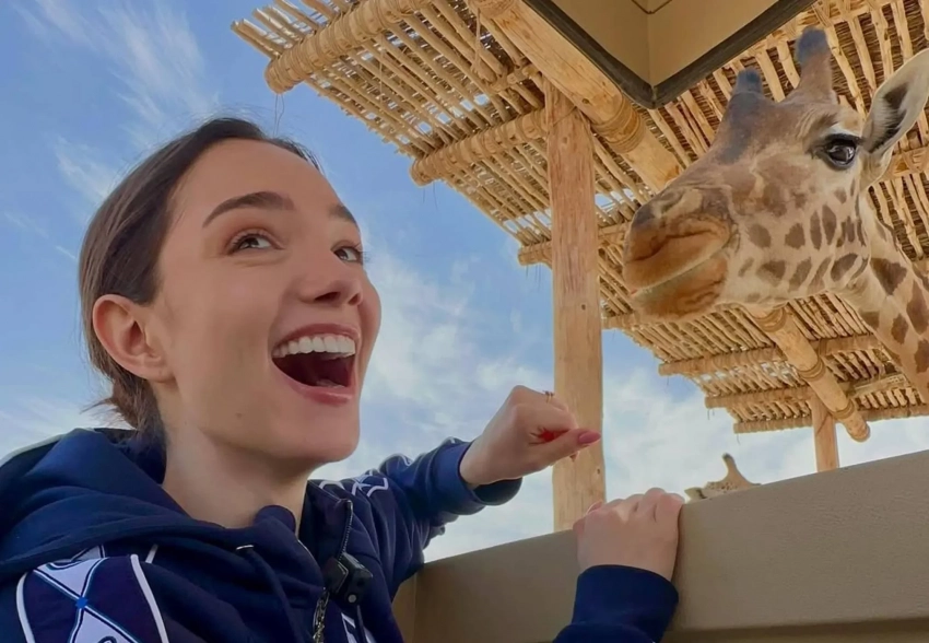 От Французских Альп до Японии и Антарктиды: где и как отдыхают Евгения Медведева, Баста и Снежана Георгиева