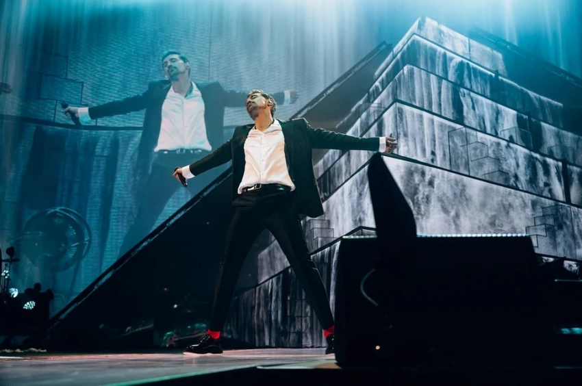 «Летающие балерины, образ Бонда и откровение Мари Краймбрери»: чем удивлял Билан в новом шоу