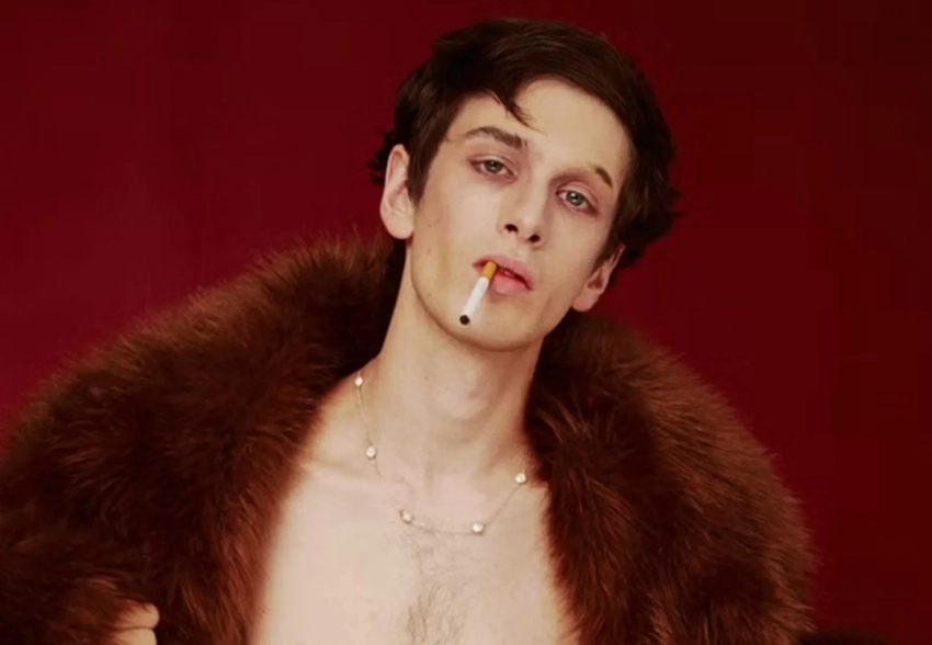 "Я романтик". Марк Эйдельштейн дал интервью американскому Cosmopolitan — о съемках "Аноры" и личной жизни