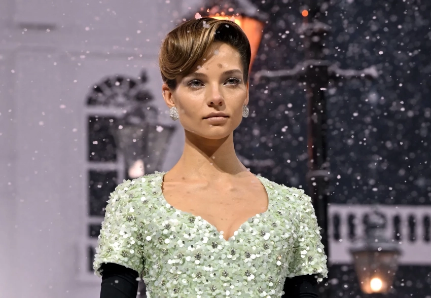 Неделя моды в Лондоне: племянницы принцессы Дианы среди гостей, Алеся Кафельникова на подиуме на показе Richard Quinn