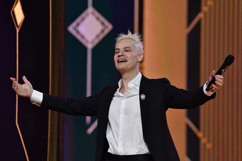 SHAMAN перепел легендарную композицию «Небо славян»: «В этой песне столько любви к России!»