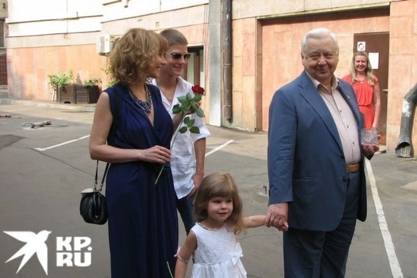 Звездные союзы учителей и их студенток: Табаков, Евстигнеев и Смехов не устояли против юных красавиц