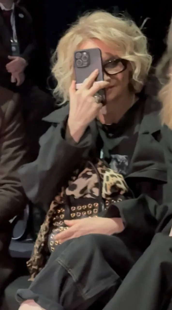 Эвелина Хромченко, Ольга Карпуть, Нюша посетили показ Александра Рогова