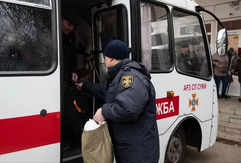 «Ситуация ухудшается»: Власти Сумской области объявили принудительную эвакуацию населения не только приграничных сёл