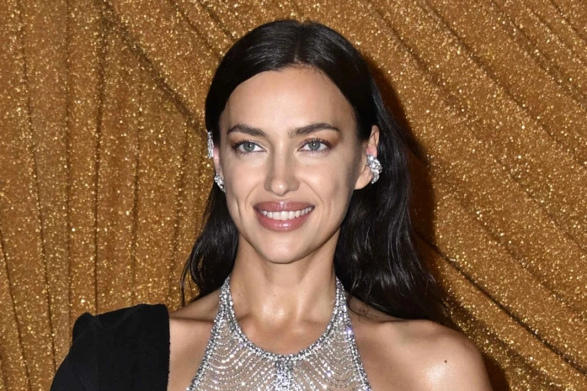 Ирина Шейк снялась обнаженной на карнавале в Рио-де-Жанейро