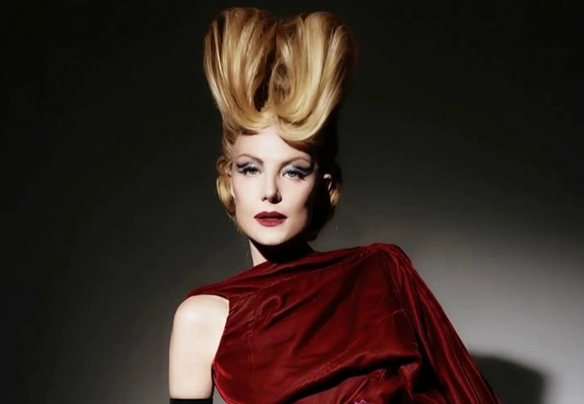 "Это люди навсегда". Рената Литвинова рассказала о работе над новым спектаклем с Земфирой* и Демной Гвасалия, о жизни в эмиграции и тоске по родине