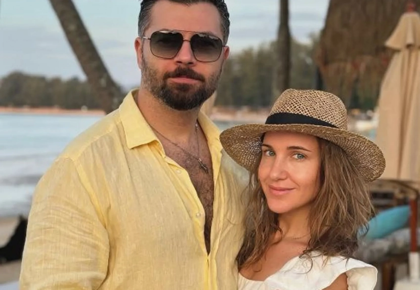 "Меня абьюзят по полной программе". Алексей Чумаков прокомментировал массовый хейт из-за его слов о жене Юлии Ковальчук, которой он бы "вдул"