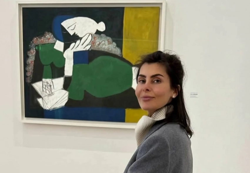 Музей Пикассо и бутик Louis Vuitton: Надежда Оболенцева показала новые фото из поездки в Париж