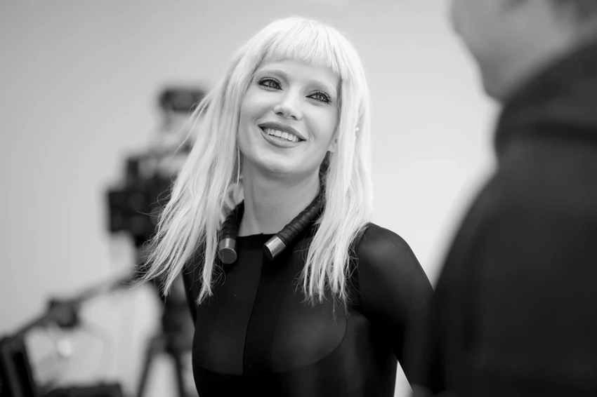 Глюкоза рассказала про смерть бабушки, тяжелое детство и тот самый концерт: «Хотелось содрать с себя кожу»