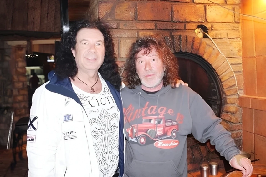 "Не пришел, потому что выпивал?": похороны младшего брата Владимира Кузьмина обернулись скандалом