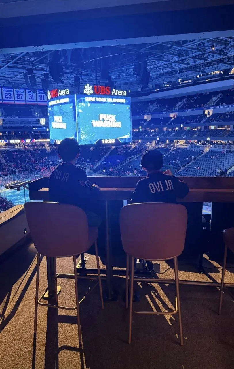 "Это что-то безумное". Жена, звёзды и политики поздравили Александра Овечкина с историческим рекордом