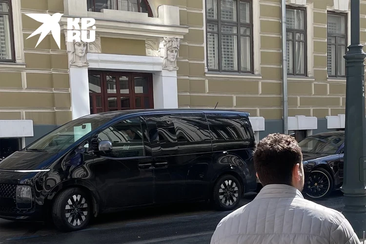 Михаил Ефремов превратился в затворника: соседи актера рассказали о нездоровой обстановке в доме