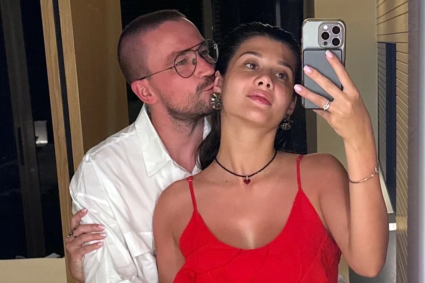 Александр Петров и его жена Виктория впервые стали родителями