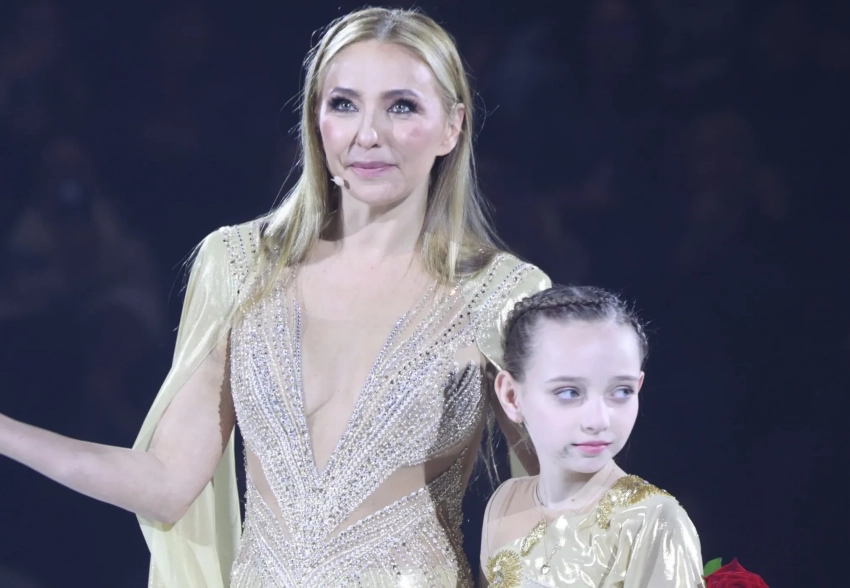 Дмитрий Песков с дочерью, Пётр Чернышёв, Камила Валиева, Алексей Ягудин, Алина Загитова и другие на юбилейном шоу Татьяны Навки "Больше чем шоу"