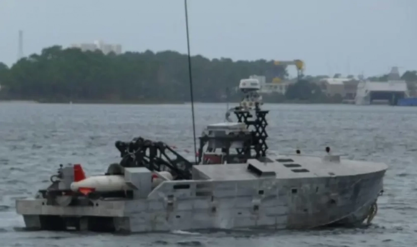 ВМС США получили первые три беспилотных надводных катера противоминной защиты от компании Bollinger