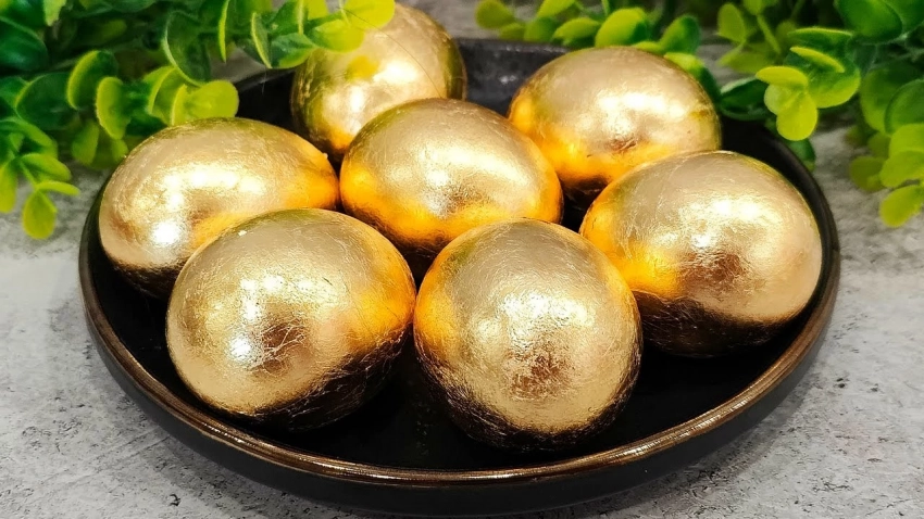 Что нужно, чтобы покрасить яйца на Пасху в золотой цвет