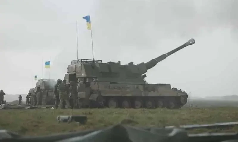 «На складах не осталось»: Британия вывела из эксплуатации все 155-мм САУ AS-90, передав их Украине