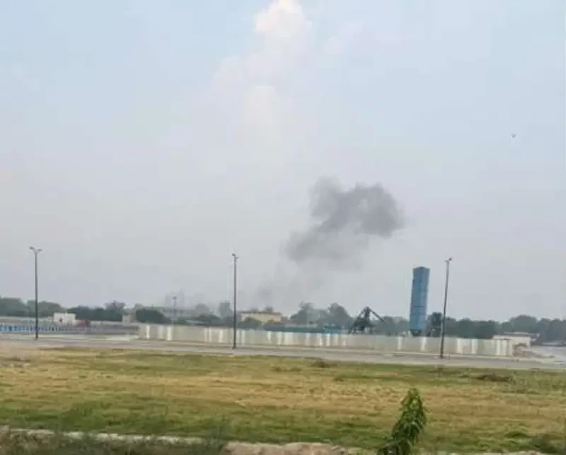 В пакистанском Лахоре прогремели взрывы, в индийском штате Уттаракханд упал вертолёт