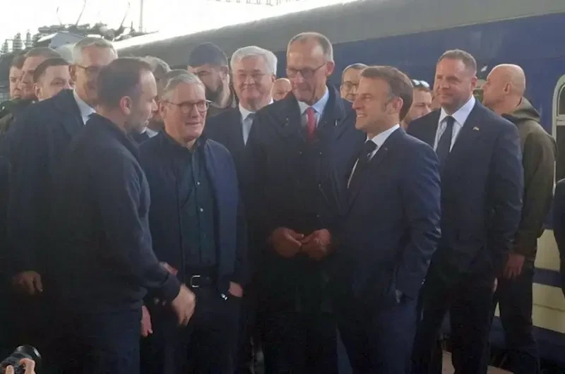 «Группа поддержки» Зеленского: Макрон, Стармер, Туск и Мерц прибыли в Киев