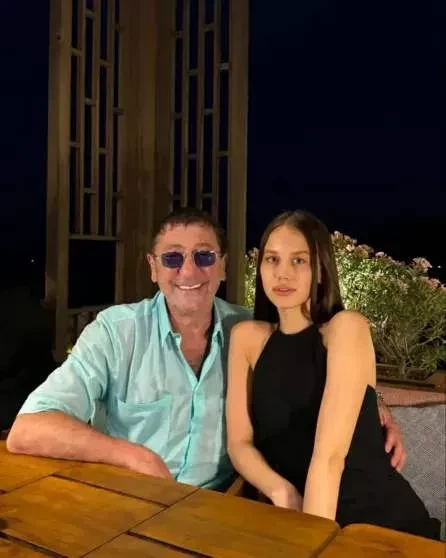 19-летняя невеста Григория Лепса показала фигуру в купальнике