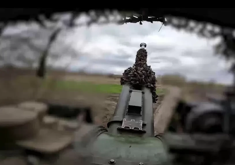 После освобождения Миролюбовки наши войска вышли западнее реки Казённый Торец и приблизились к Мирнограду с восточного направления