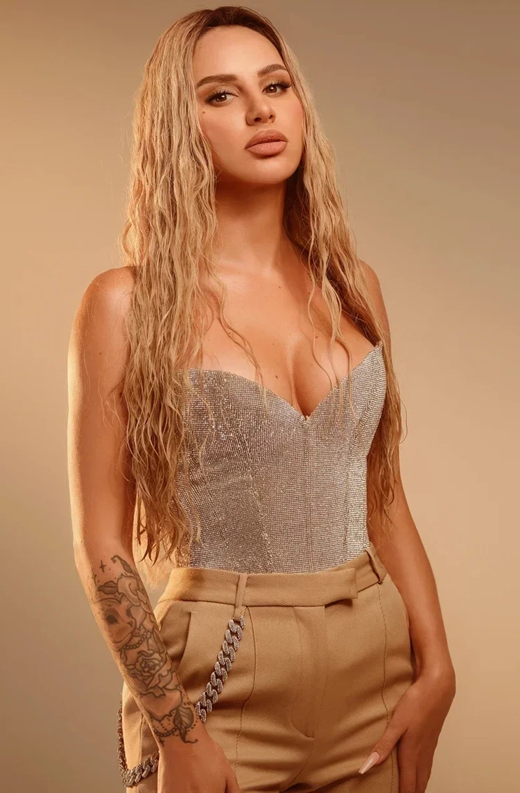 «Царицей себя не считаю!»: Постройневшая Анна Асти готовит новое шоу